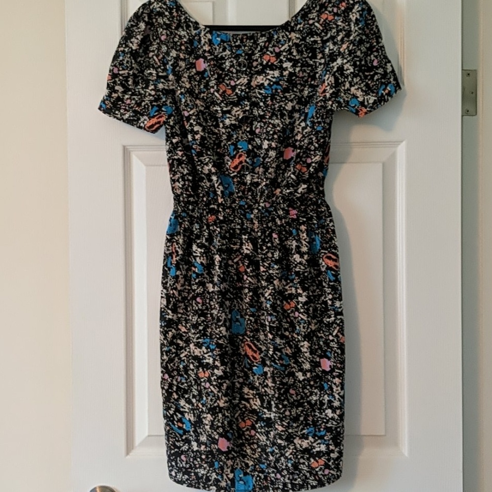 Short sleeve dress